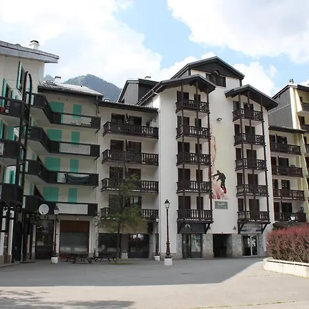 Forclaz 6 Apartment *
